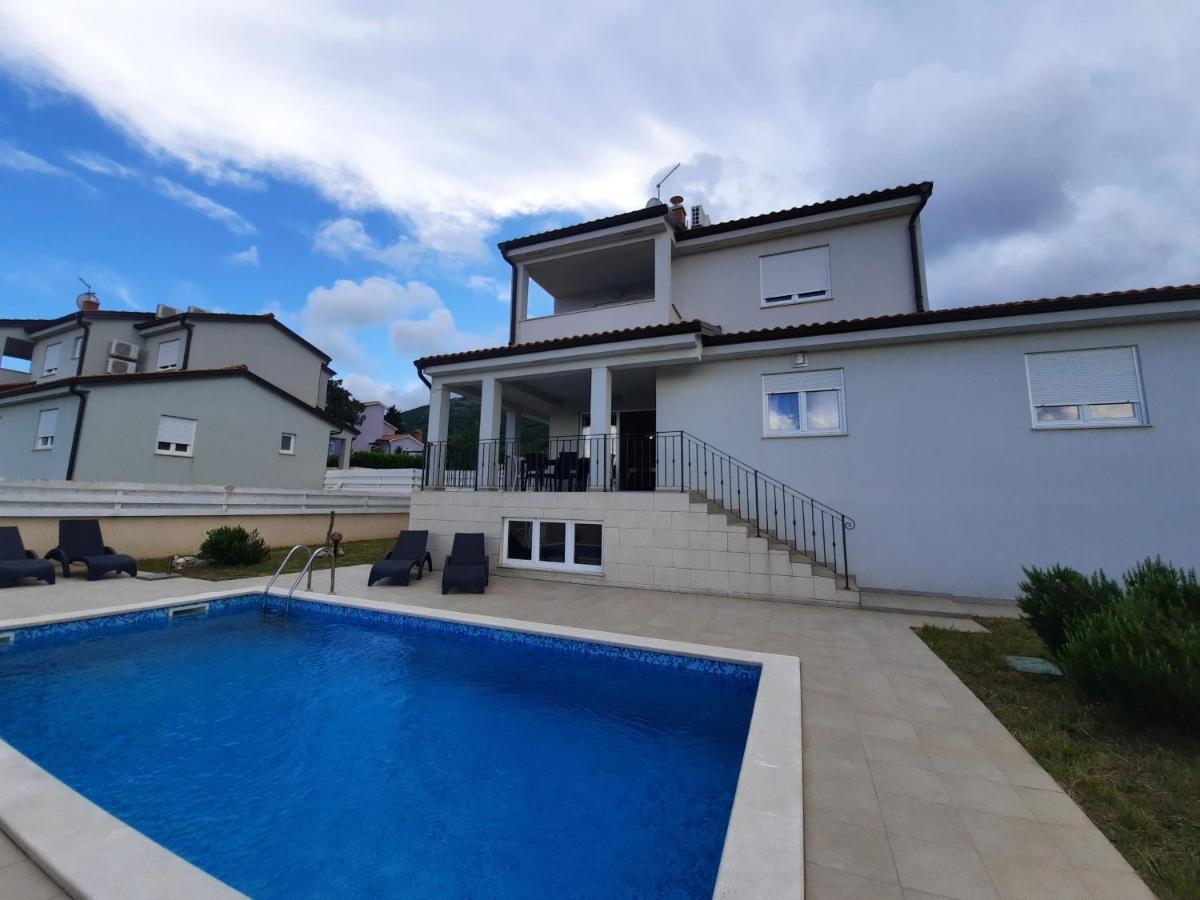 Aura Yourcroatiaholiday *